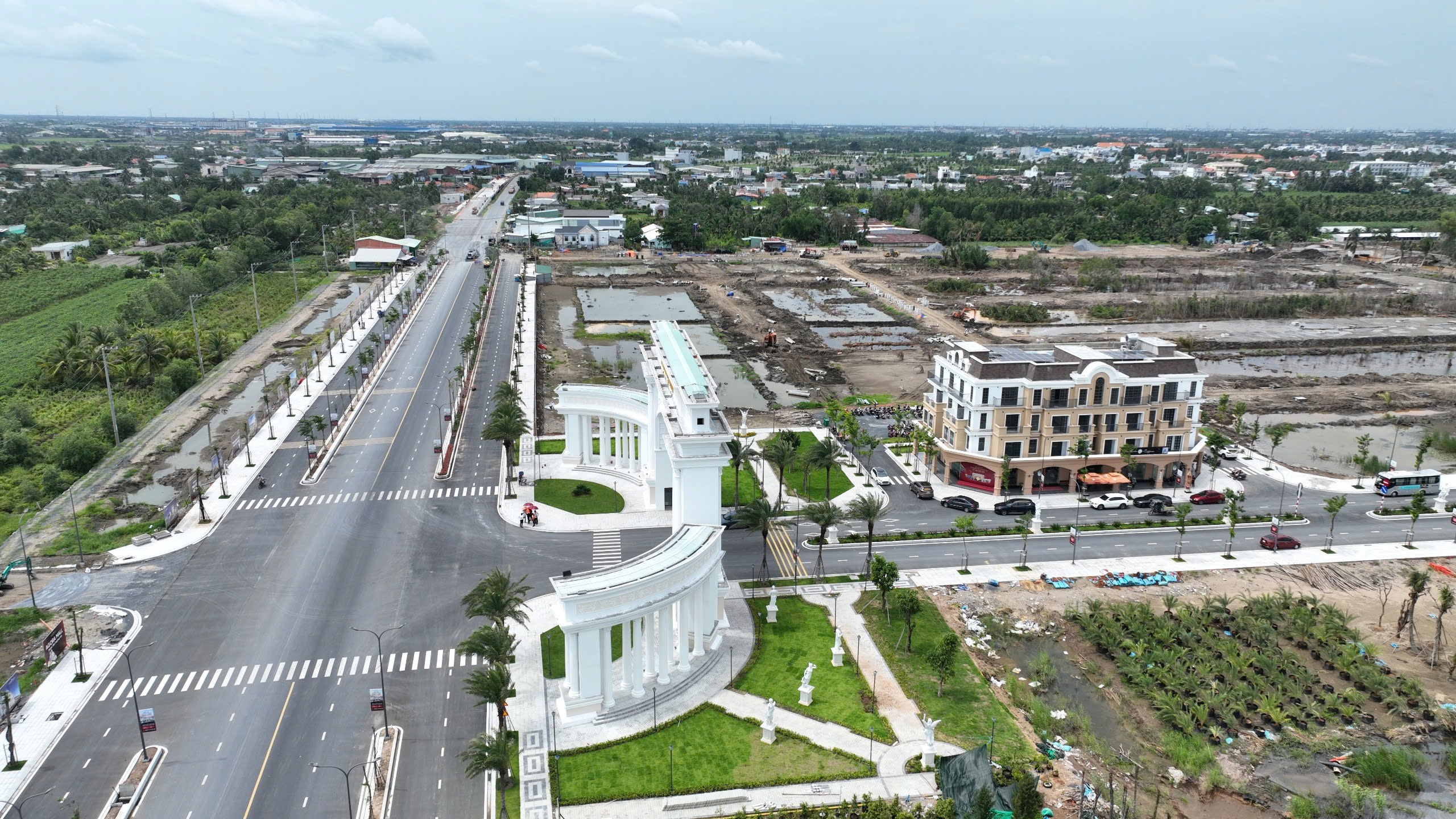 Đại lộ 818 mặt tiền dự án Agora City